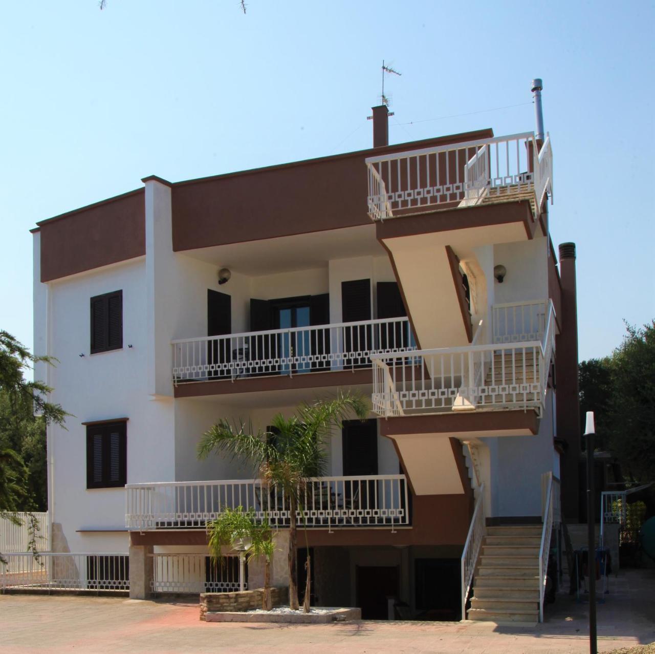 La Dimora Accommodation Bari Extérieur photo